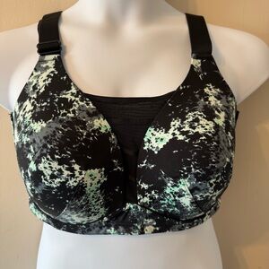 NWT Livi Active 44C Black Medium Impact Wire Free Sports Bra Mint & Gray Print